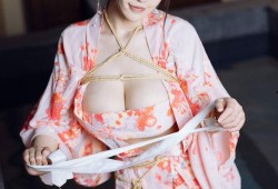 花妓在线观看,穿越时空的绝色传奇