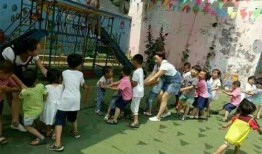 幼儿园宝宝爆料爸爸视频,爸爸日常萌态大曝光！
